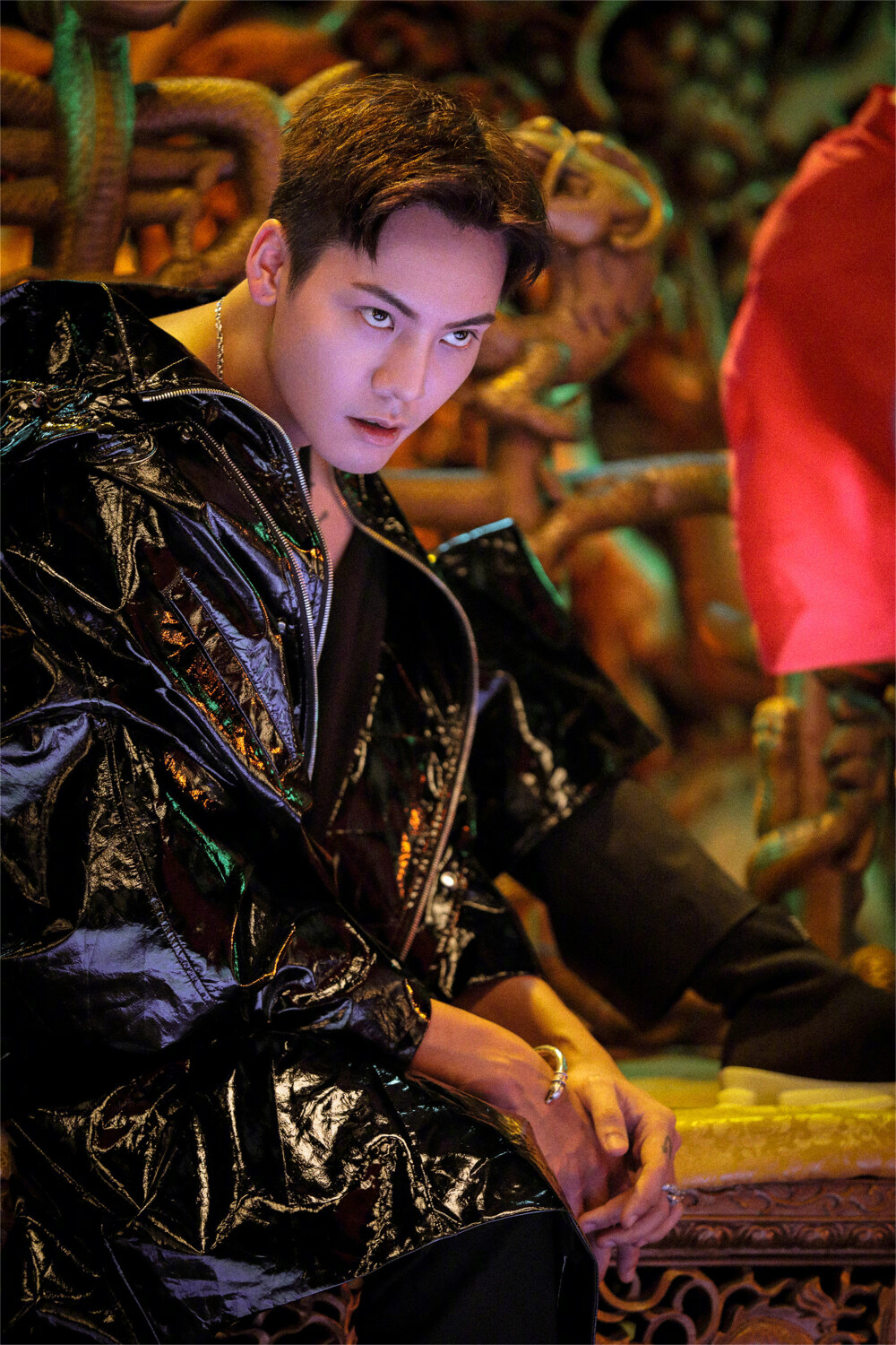 【陈伟霆 William Chan】一笔江湖 MV 拍摄花絮 无水印 2000 X 3000 px (图源: 微博@小象王国 weibo.com/1669197345/GkJLz2jpO) 