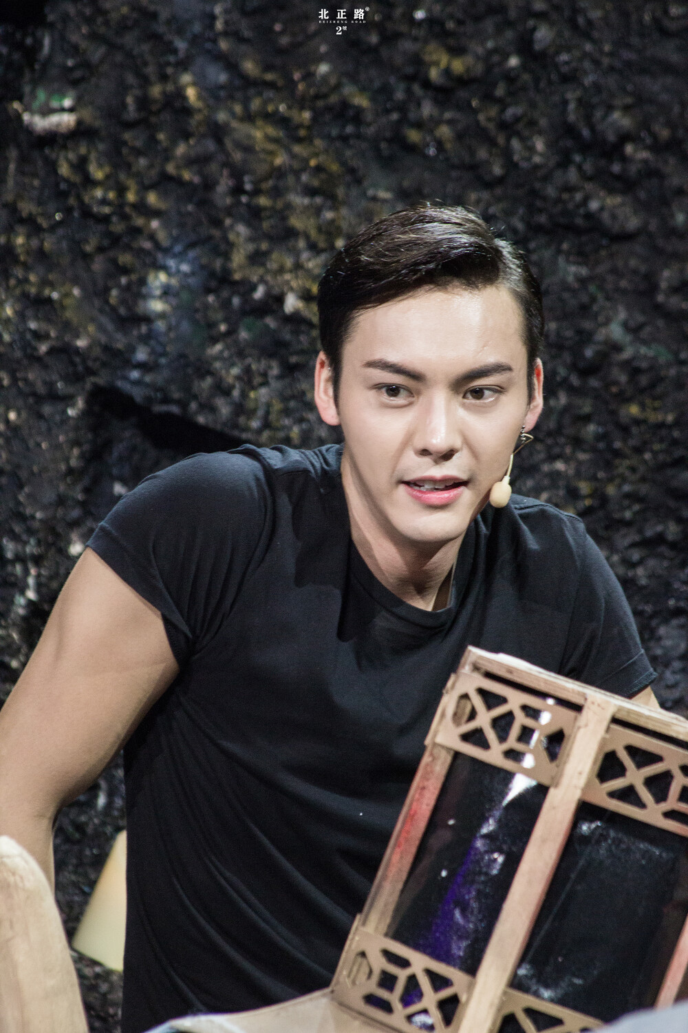 【陈伟霆 William Chan】140829 我们都爱笑 2000 X 3000 px (图源: 微博@北正路2號 weibo.com/6367740269/G2l7x5yb0) 