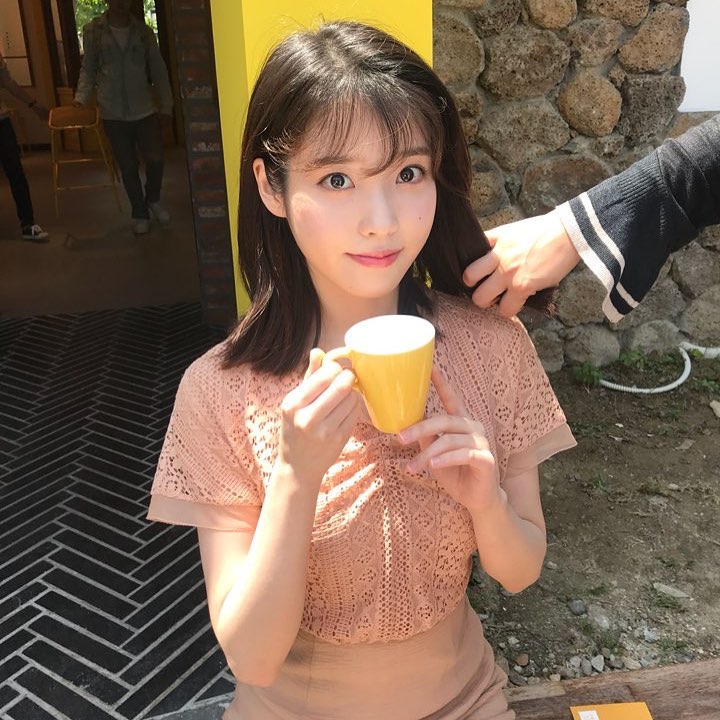 李知恩 IU