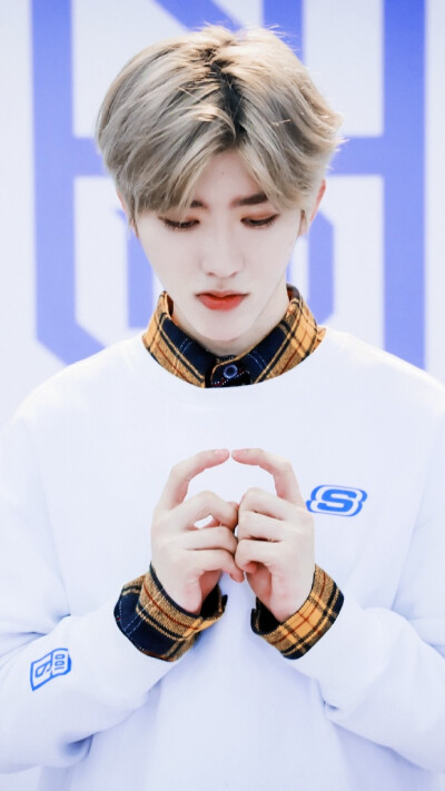 ​​​​揉揉你的小脸蛋
cr：供氧不足