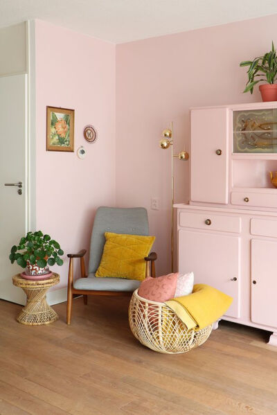 粉色大概是最少女心的颜色了，你是不是也很喜欢这样的房间呢！