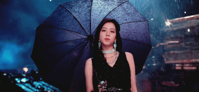 Jisoo。汤不热。