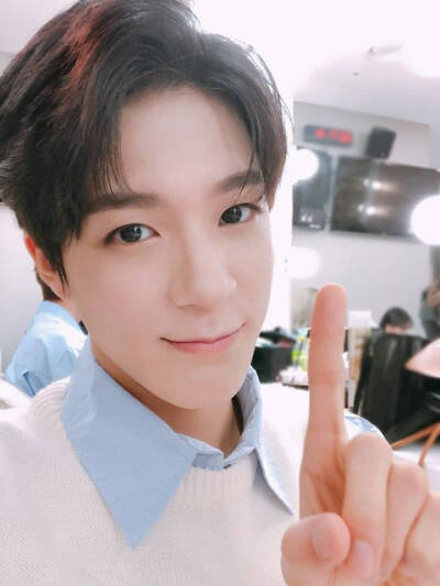 NCT 李帝努Jeno