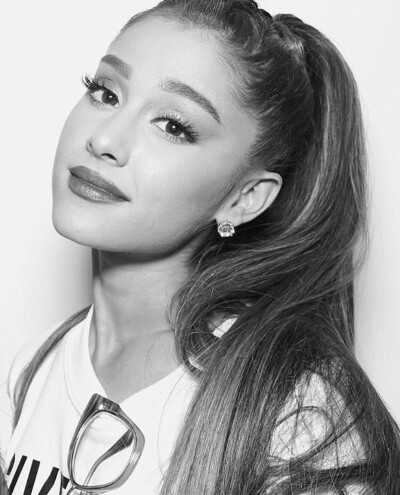 ariana grande daily
pic by.离城Eyel!s_ 侵权自删 欢迎arianator喜欢点赞啦