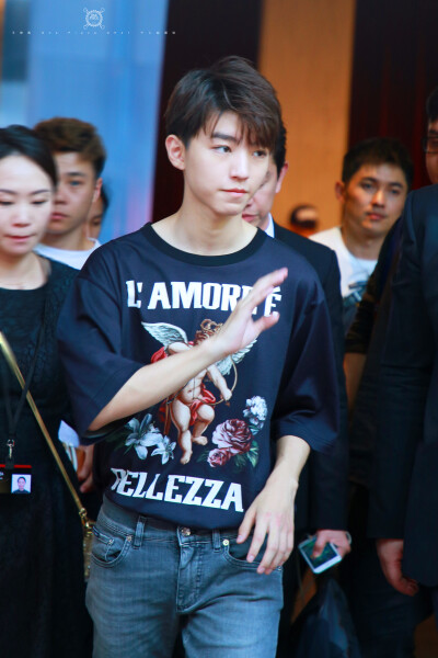 王俊凱×20180616DolceGabbana2019春夏米蘭男裝周×cr：logo