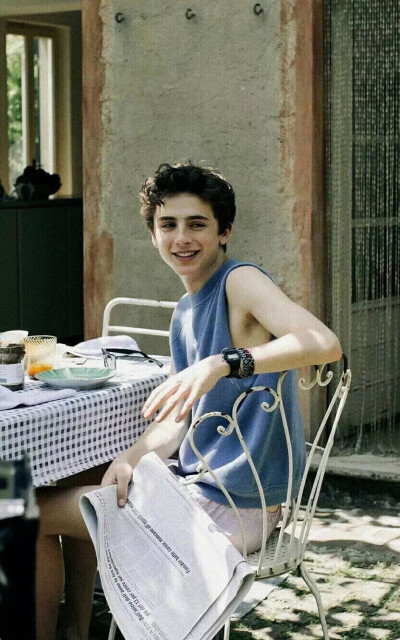 #call me by your name#
喜欢甜茶演的Elio
喜欢清新明亮的夏日色调
喜欢诗一样的台词
喜欢配乐mystery of love
喜欢原著里的所有细节
