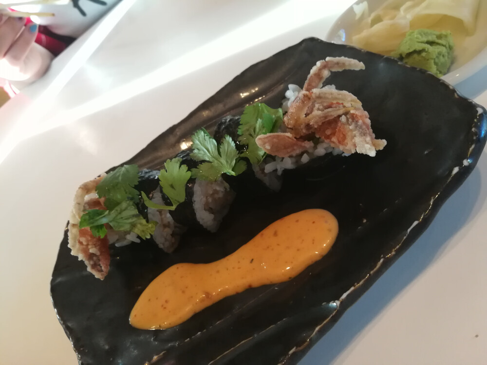 Sushi robot- eel rolls are so delicious!