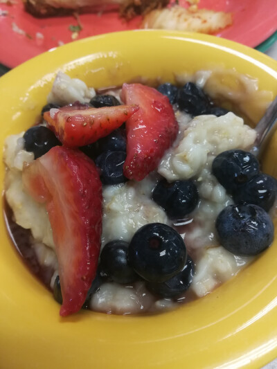 best brunch choice! strawberry & blueberry oatmeal