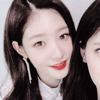 白豫彬yebin，郑采妍chaeyeon，抱图点赞喜欢收藏，GREEN。