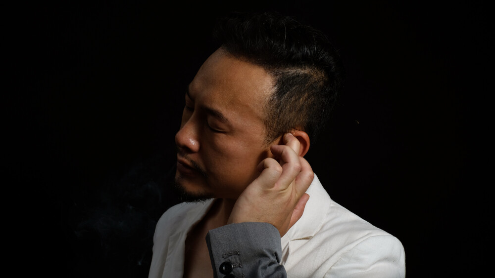 张颂文