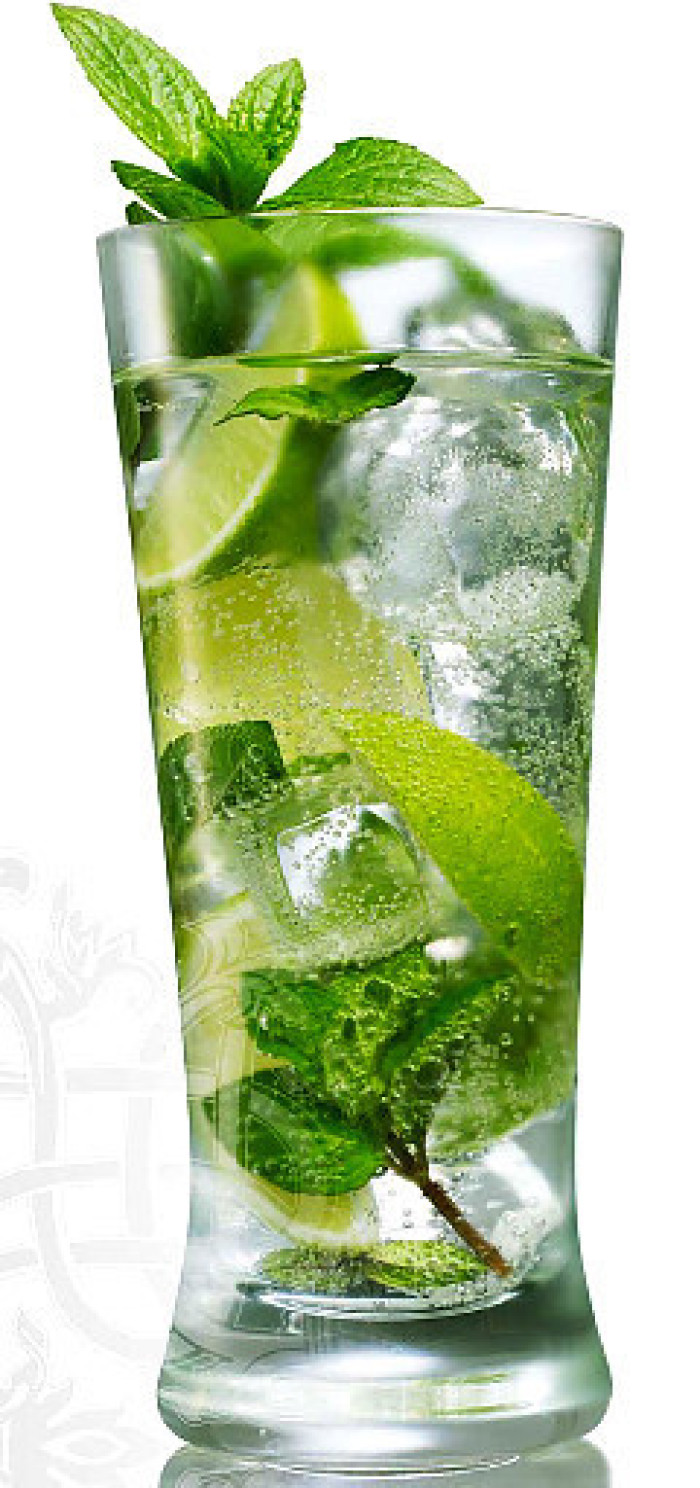 莫吉托 Mojito 【材 料】：白朗姆酒2.5份、薄荷叶8片、青柠半个、甘蔗糖2茶匙、苏打水适量 【制 法】：在一只海波杯的底部将薄荷叶、青柠和糖一起捣烂，加满碎冰，再加入朗姆酒，搅拌。用苏打水充满酒杯，以薄荷叶装饰。