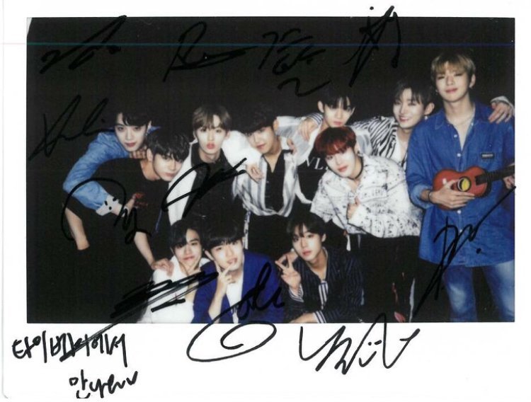 wannaone/