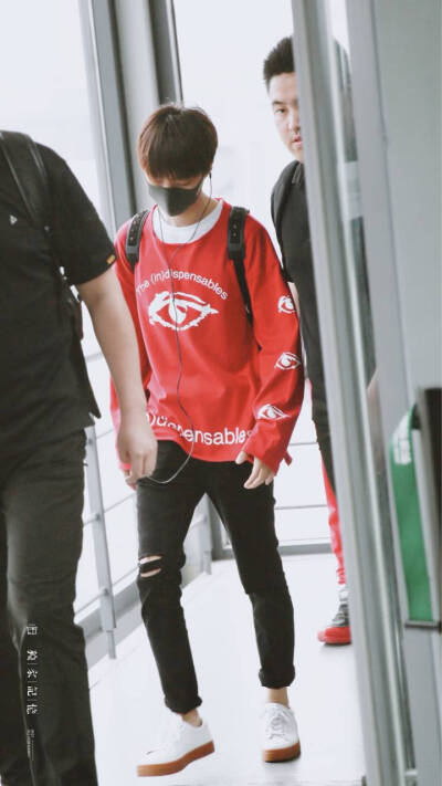 2018.05.26 上海 ✈️ 北京出发 cr.独家记忆