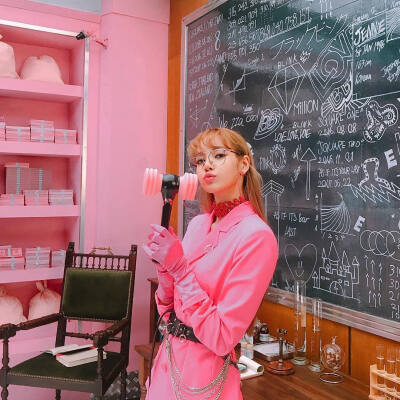 lalisa manoban ☪ 甜豆莎