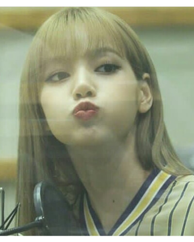 lalisa manoban ☪ 甜豆莎 电台活动