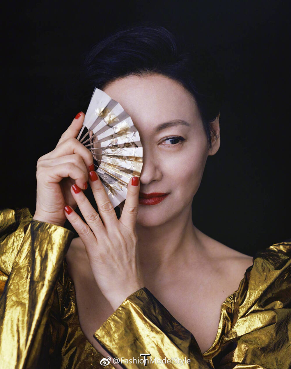 #PeaceCeleb##惠英红#杂志大片 | 惠英红 六月刊封面画报摄影:张家诚 ​