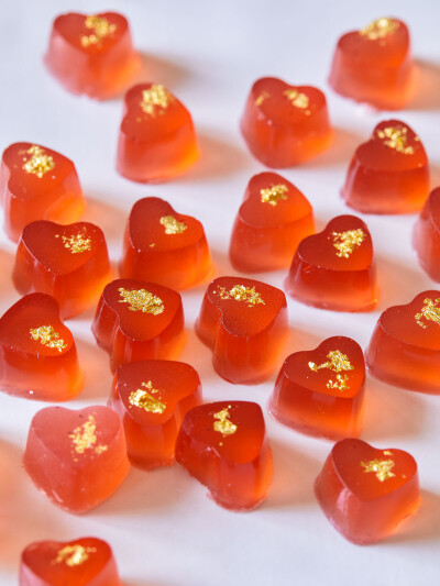 Real Strawberry and Sparkling Rosé Gummy Hearts