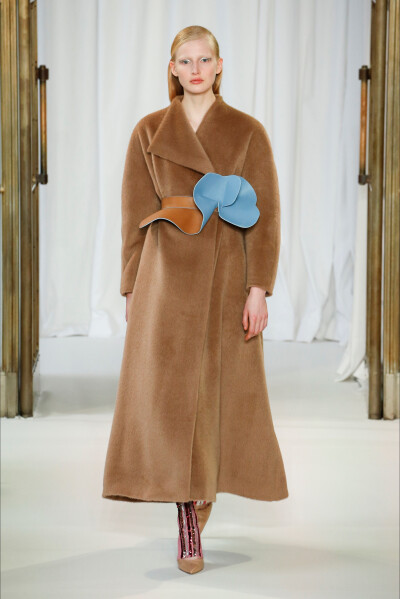 Delpozo 2018伦敦时装周秋冬高级成衣发布秀