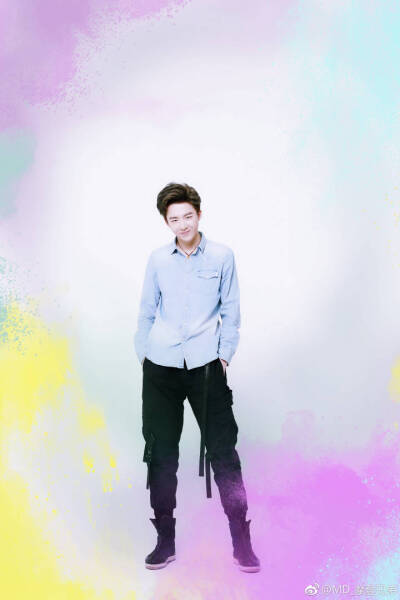 扛过了一切，却扛不住对你的喜欢