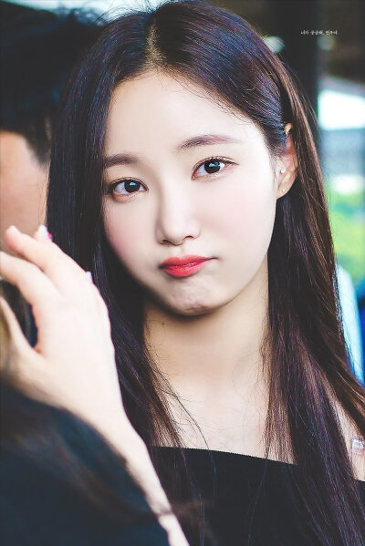 momoland 妍雨
180619 羽田机场出境
Cr.WRU_Yeonwoo