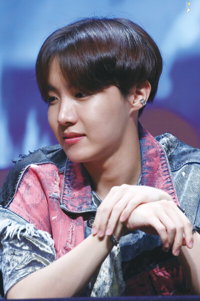 bts 防弹少年团 郑号锡 j-
hope