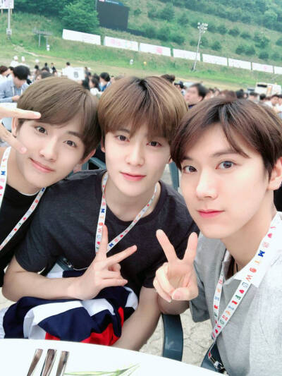 NCT 2018
文泰一Taeil 徐英浩Johhny 李泰容Taeyong 中本悠太Yuta 钱锟Kun 金道英Doyoung 李永钦Ten 郑在玹Jaehyun 董思成Winwin 金廷祐Jungwoo 黄旭熙Lucas 李马克Mark 黄仁俊Renjun 李帝努Jeno 李东赫Haechan 罗渽…