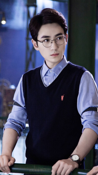 朱一龙
沈教授
镇魂沈巍