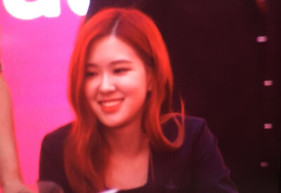 rosé 朴彩英