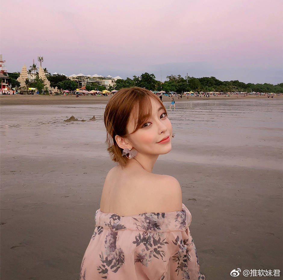 为这个漂亮的小姐姐打国际call
# 姜泰莉 #