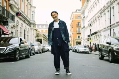 一直喜欢小众复古的东西，最近迷上了这个潮老头Nigel Cabourn，很喜欢他的一句话：You are what you wear。服装不再仅仅是个人风格的体现，更包含了你得阅历和人生见解。 ​​​