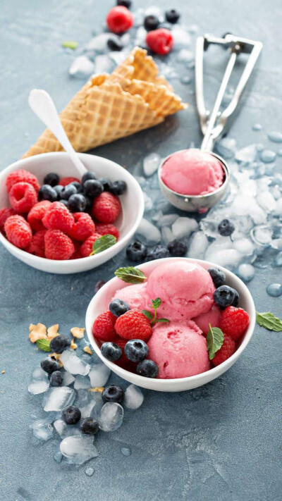 冰激凌 蓝莓 树莓