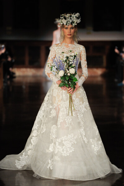 Reem Acra（雷姆·阿克拉）2019纽约婚纱周春夏婚纱发布秀