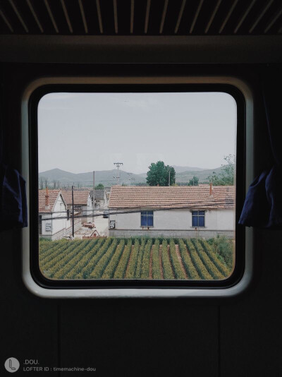  图转自LOFTER 微博等等 侵权就删
高中的时候 会逼自己 不努力以后没出路 不努力以后就要被讨厌的人嘲笑 但是到了大学发现很多东西不是努力就可以做得到 所以学会了放过自己 想做什么就去做吧 不要在意是不是来…