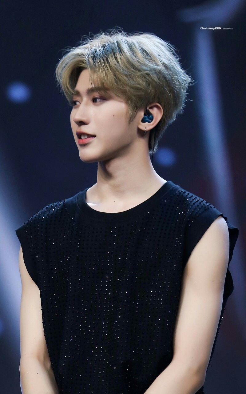 星光不负赶路人 时光不负蔡徐坤.august. 偶像练习生 第二次公演.