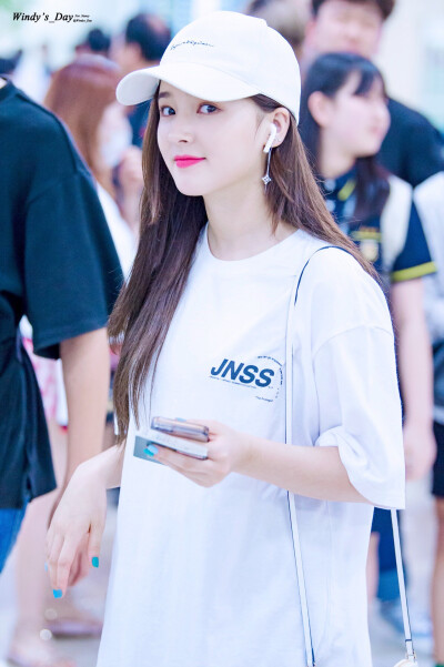 MOMOLAND Nancy