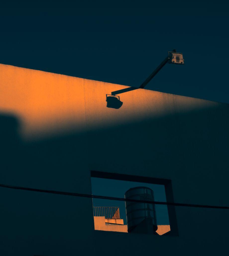 电影般质感的光影，摄影师 Juan Manuel Casir 镜头里落日余晖下梦幻般的城市。
作者:Juan Manual Casir