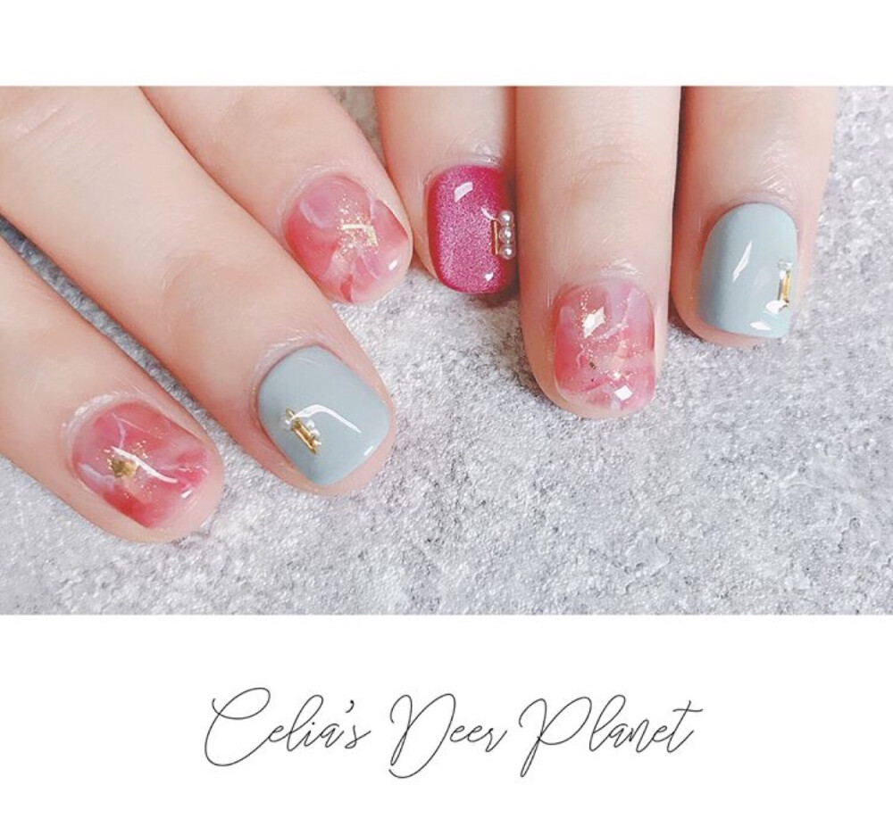 夏日粉色系美甲
