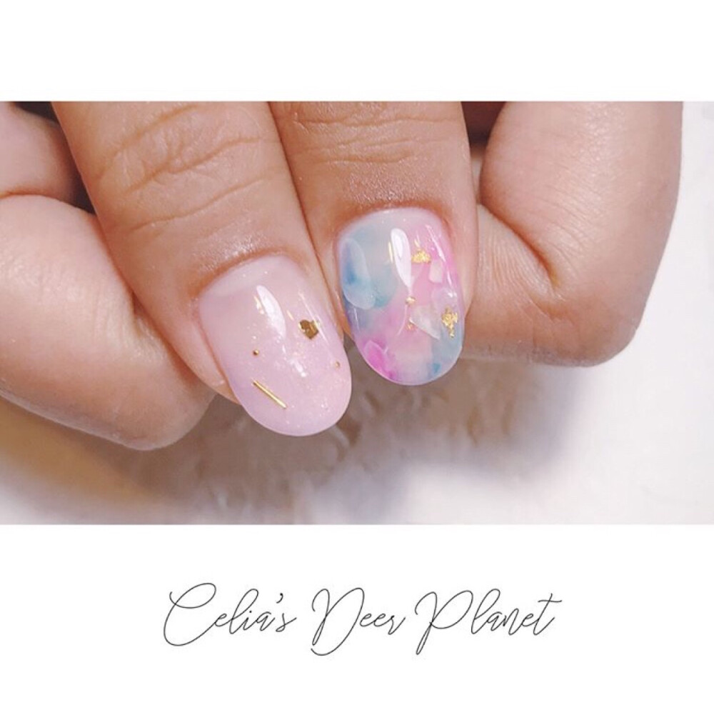 夏日粉色系美甲
