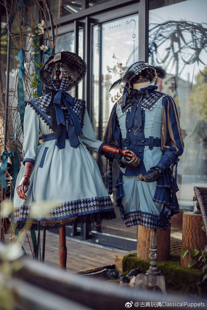 [cp]#LolitaFashion# #小蔷薇庭院# ❀小蔷薇の周末
======06.23~06.24=======
❀实体店同步预约❀
※#冰激凌工厂# #柴郡猫#男款、女款，活动期间（06.23~06.24）可享全款8折预约优惠。
※活动期间（06.23~06.24）购买冰激凌工厂SP/JSK可获赠同系KC！
※活动期间（06.23~06.24）购买柴郡猫SP可获赠Alice印花袜，购买柴郡猫女款茶会FS可10元换购夜曲鞋，购买柴郡猫男款茶会FS可10元换购胡靴。
