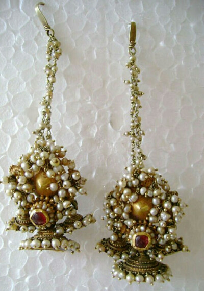  Antique Earrings from Karnataka known as “Gili Ole”