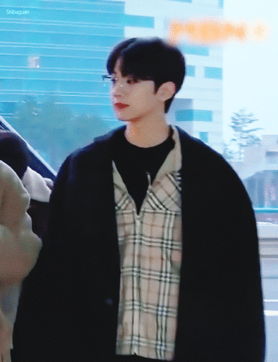 赖冠霖神颜呃！