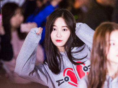 momoland 妍雨
17422 弘大 Ring Ring Flash Mob
? yeonwoo_kr