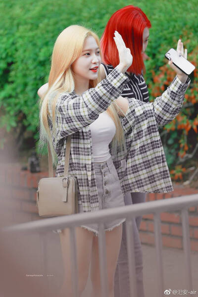 金艺琳yeri。微博，林。