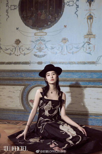 杨采钰时装杂志七月刊