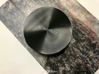 科丝美诗all that nudi新品气垫测评
试用了几天 还真的挺好用的
可以看到是一个很有质感的包装很有分量
粉扑超级软超级好用不管是沾水还是不沾水
气垫不会干只要做好打底 也不会厚重
遮瑕力度也是可以的 在手上很好…