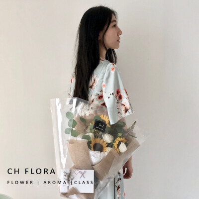 CHFlora / 鲜花花束
洋桔梗 | 向日葵 | 尤加利 | 鼠尾草