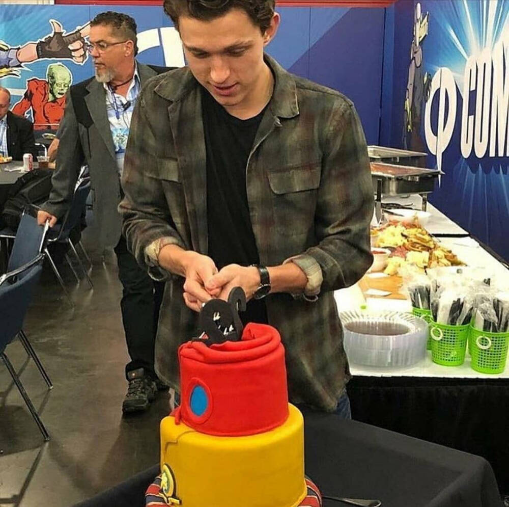 0601TomHolland生日快乐