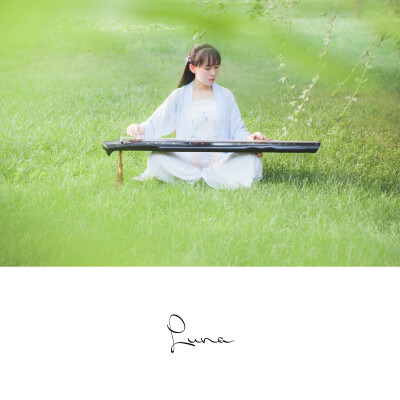 汉服之美
出镜：@夏日星
摄影：Luna
后期：Luna