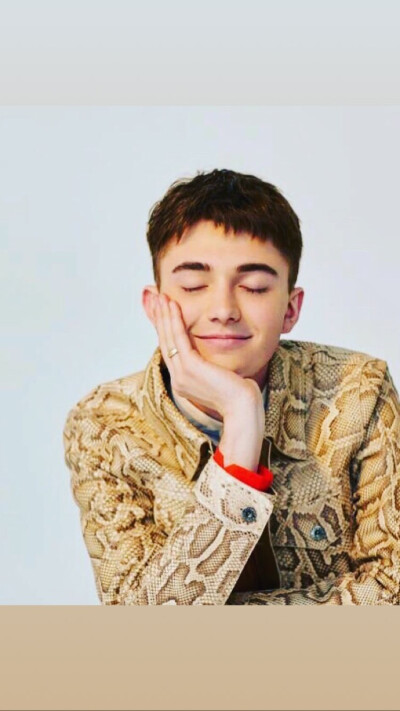 森在In Snap杂志的拍摄。Greyson Chance 