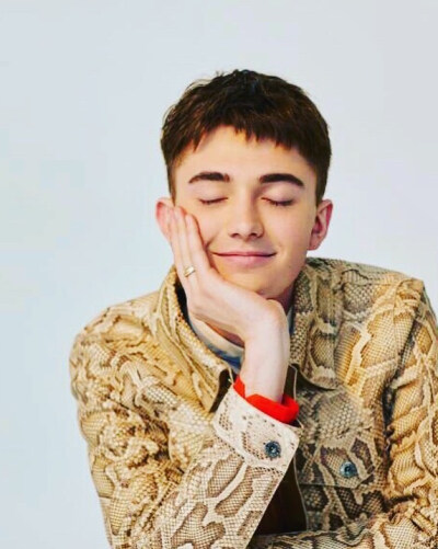 森在In Snap杂志的拍摄。Greyson Chance 